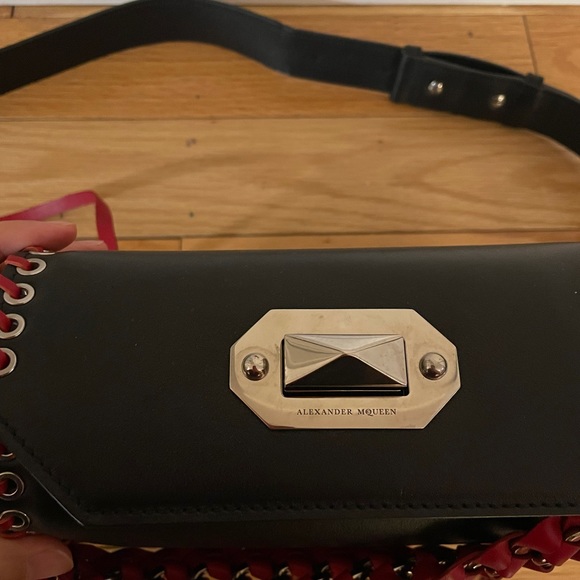 Like new Alexander McQueen runway box bag - Picture 5 of 10